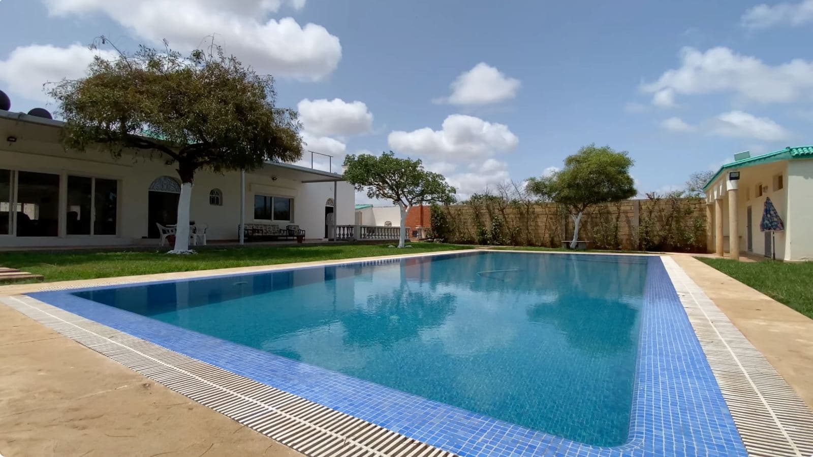Villa avec Piscine à Louer à 2 pas de la Plage--Vidéo Inclus pour plus de détail